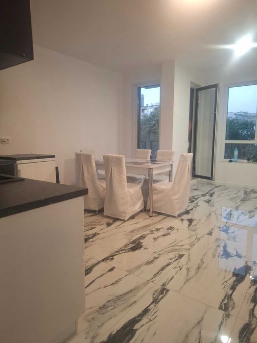 Дава се под наем Двустаен апартамент в Варна, Център - 75 кв.м за 561 € - Снимка #4