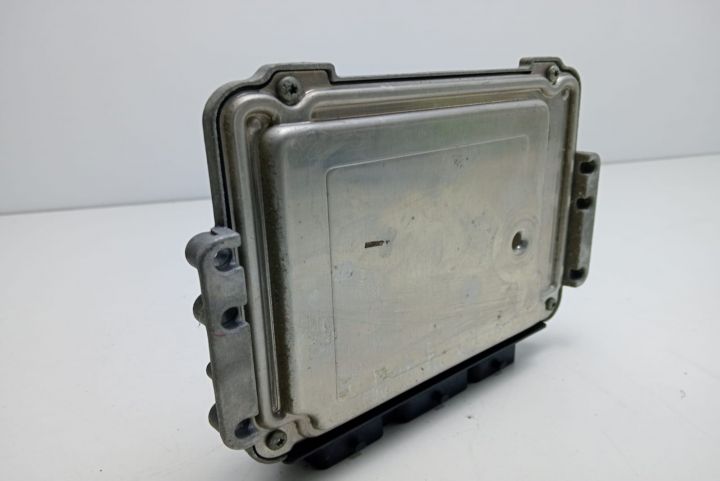 Calculator Motor Bosch ECU   0281011776 / 1039S04039 / 8200391966 Ren