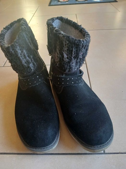 Ghete piele intoarsa, captusite, marimea 39