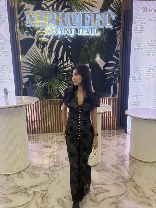 Новое платье с этикеткой