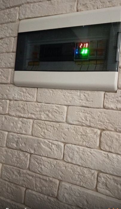 Продам декоративную гипсовую плитку кирпич