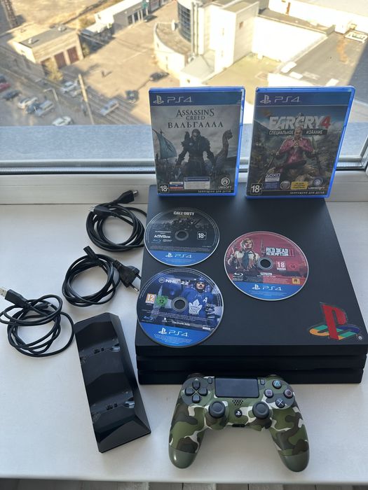 Sony playstation 4 pro 1 терабайт cuh 7208
