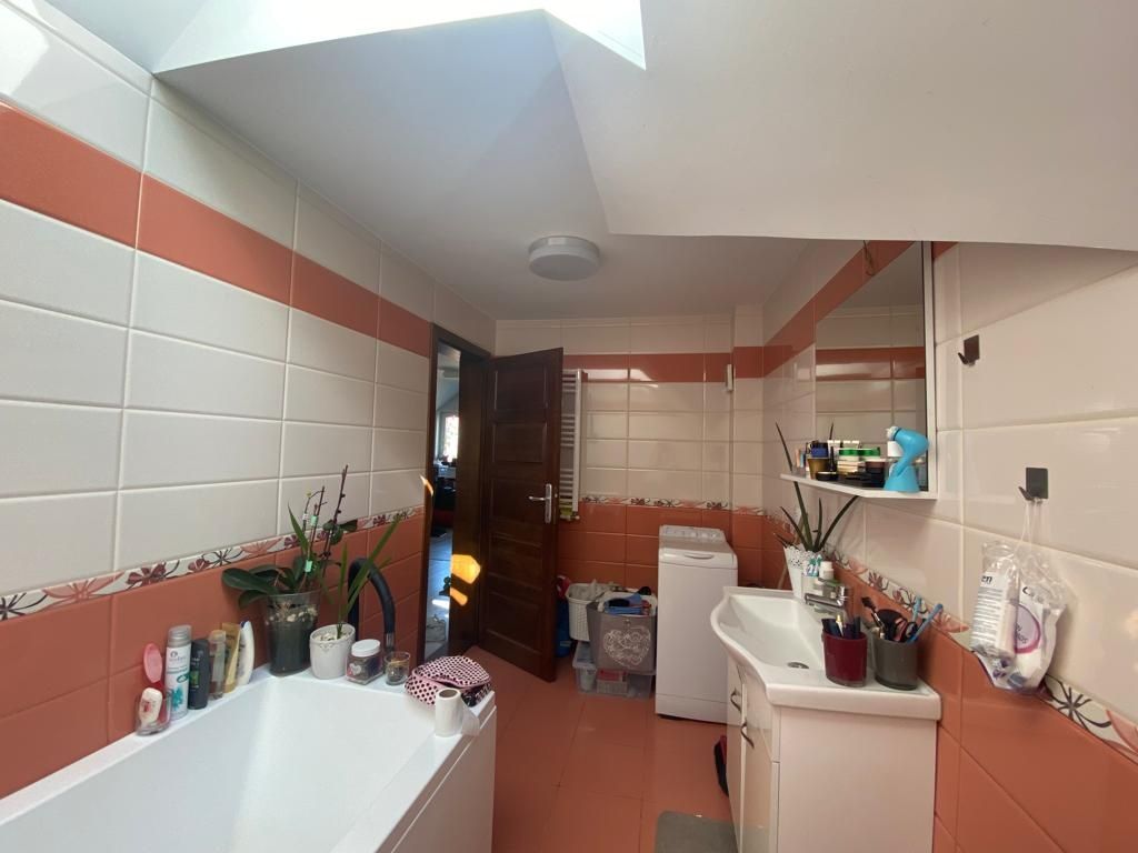 Inchiriez apartament zona Calea Dumbravii