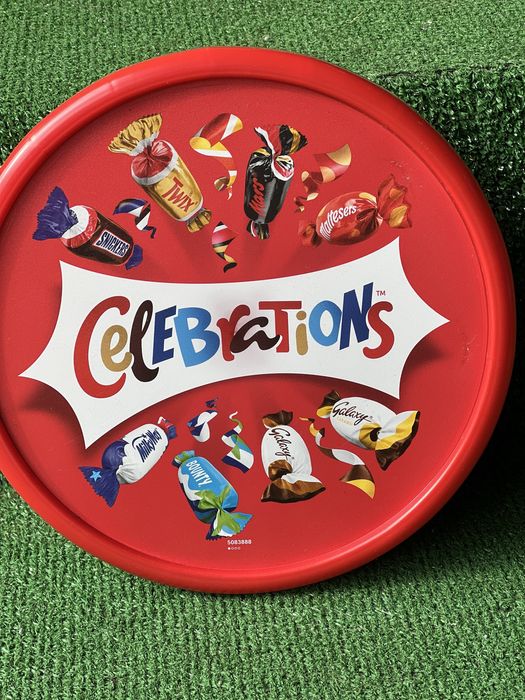 Cutie bomboane Celebrations