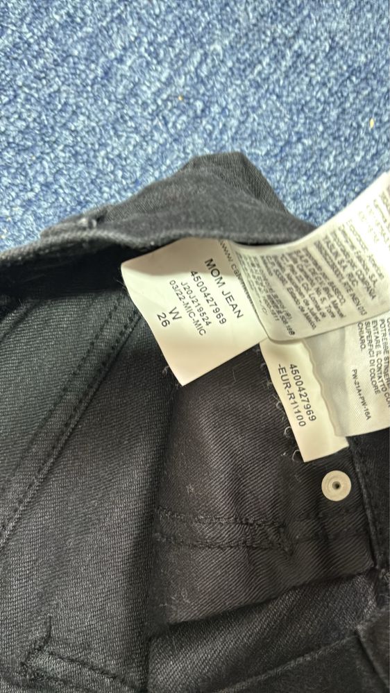 Blugi Calvin Klein