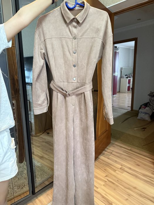 Платья б/у, очень хорошое качество, надевалось 1 раз