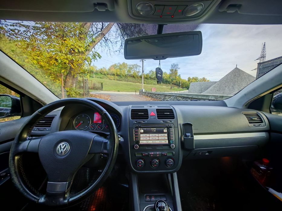 VW Jetta 2009 E5