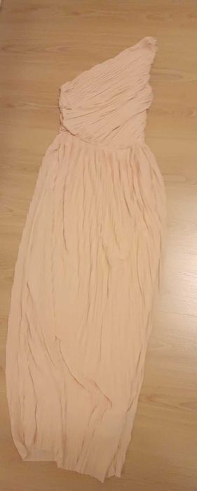 Продавам официална рокля