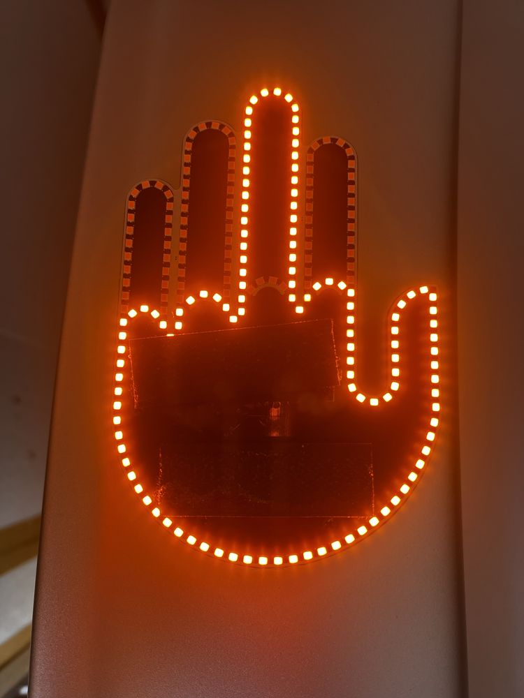 LED светлина ръка с три жеста