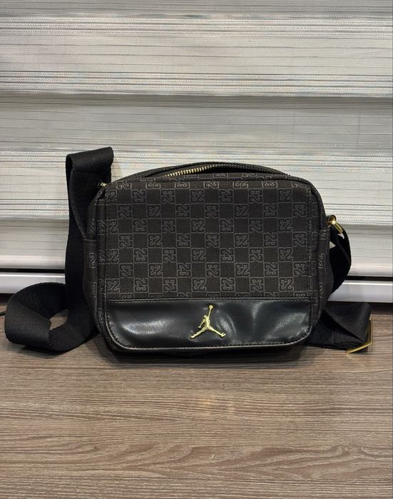 Сумка Jordan Monogram Mini Messenger Bag