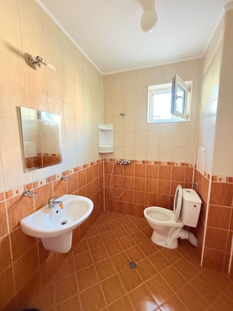 Продава се Двустаен апартамент в к.к. Слънчев бряг - 85 кв.м за 989 €/кв.м - Снимка #2