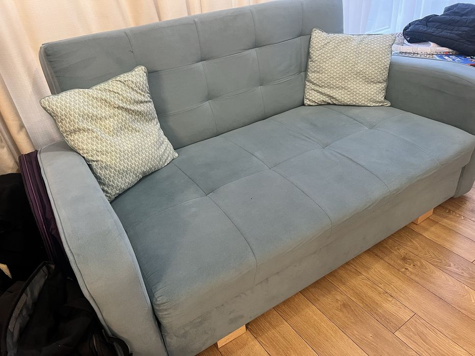 Двуместен разтегателен диван