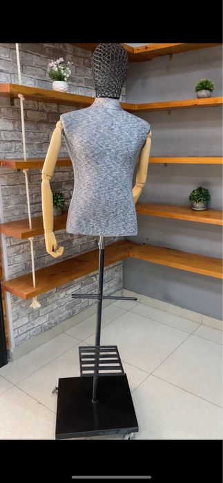 Maniken srochna sotiladi
