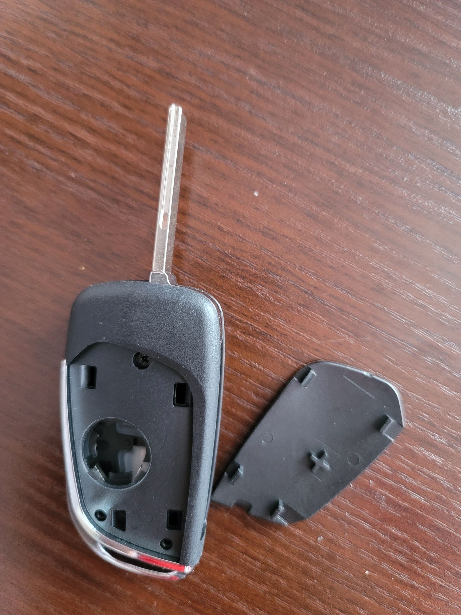 Ключ за Peugeot, Citroën и Mitsubishi