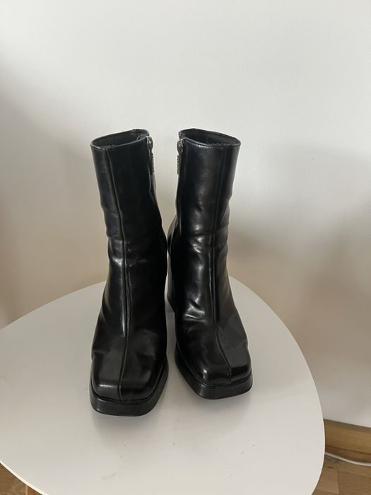 Уникални боти Bershka