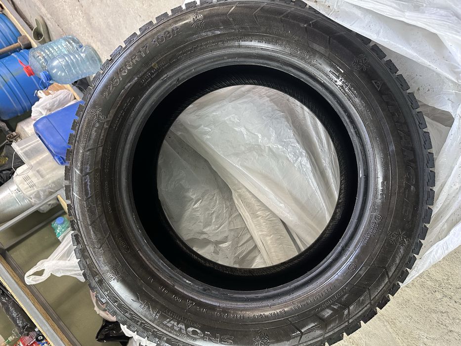 Продам шины в отличном состоянии Triangle Snowlink 225/60/R17