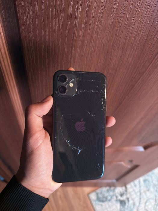 Продам Айфон 11 64 гб