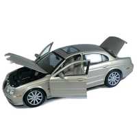 модел на автомобил от метал и пластмаса JAGUAR S-TYPE в мащаб 1/18
