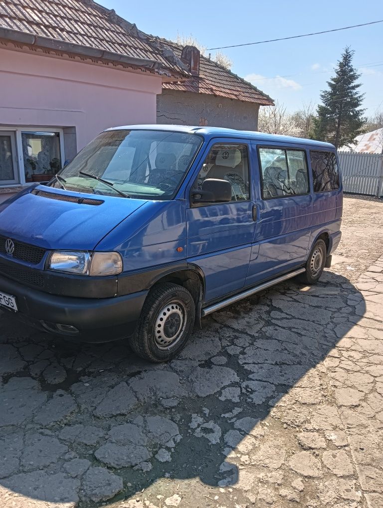 Vând wv t4 caravelle și Opel meriva la pachet