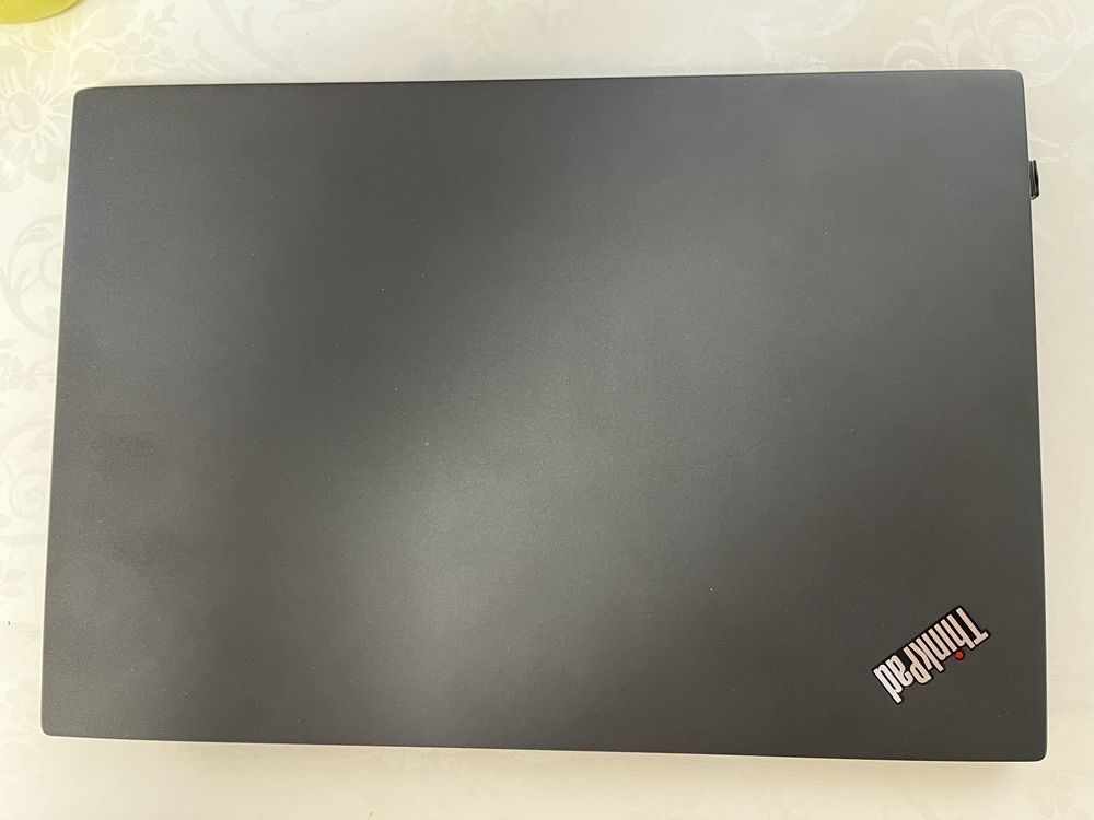 Lenovo Thinkpad T490s i7-8665U 32GB Ram