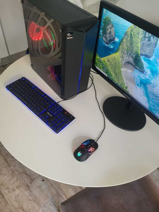 calculator pentru light gaming[vine cu ecran mouse si tastatura)