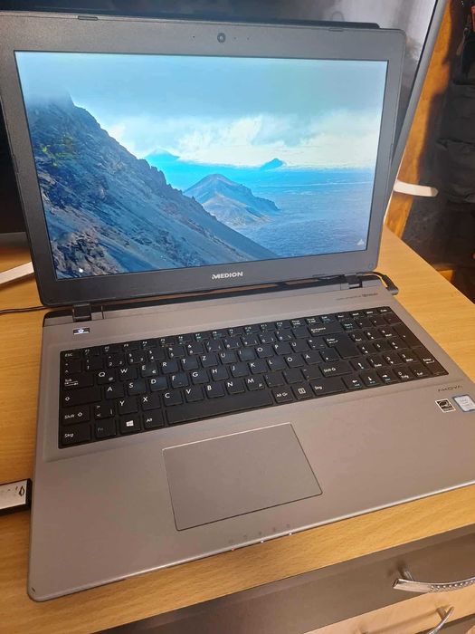 Medion Akoya – i5-7200U, 8GB DDR4
