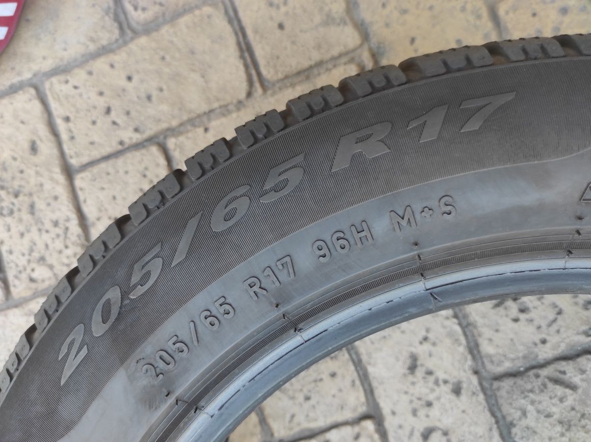 Зимни гуми Pirelli 205/65/17 Sottozero 2