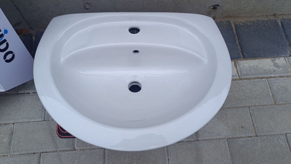 Керамична мивка с овална форма - чисто нова