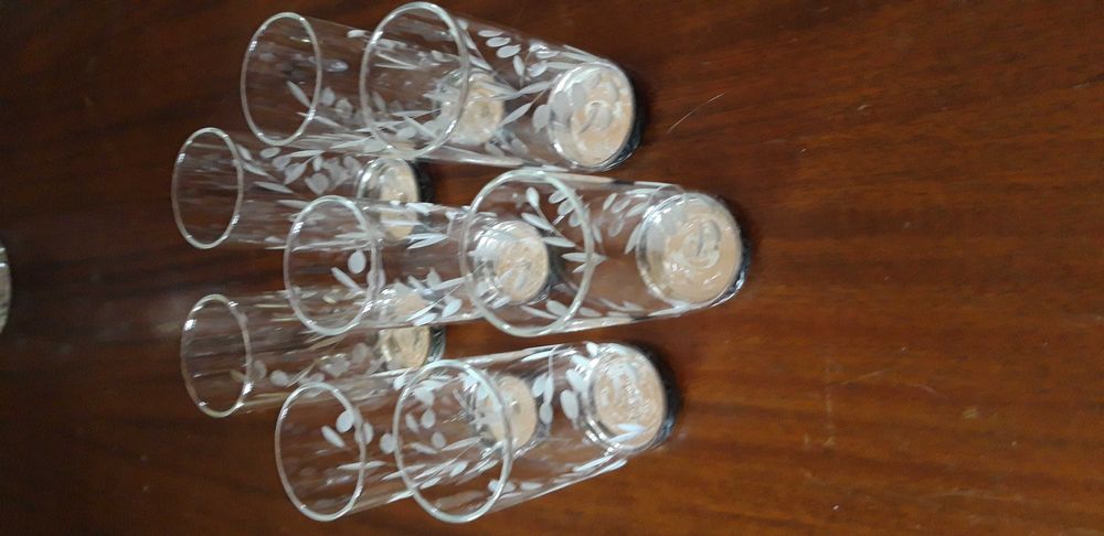 Стаканчики  для  вина.