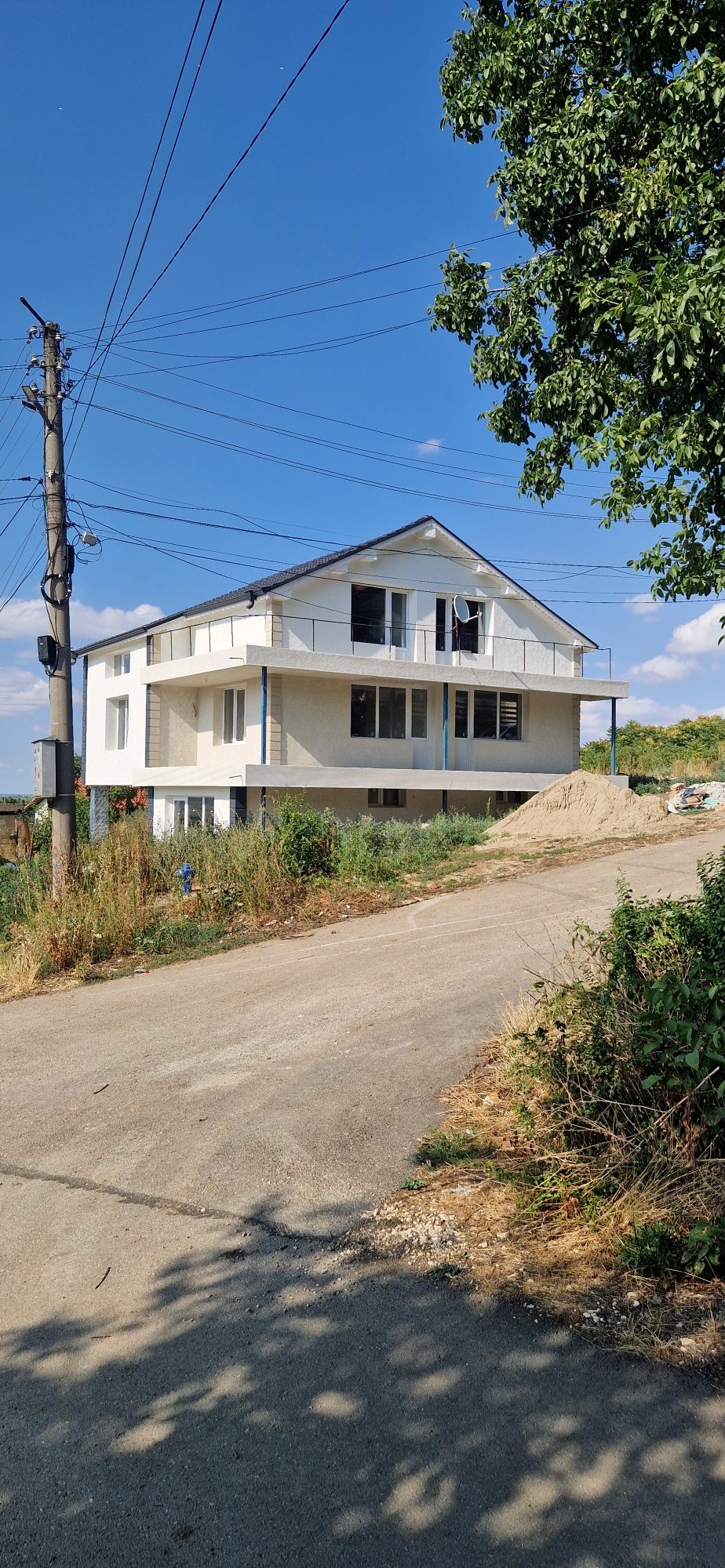 Къща в Айдемир 206кв.м и дворно място от 800кв.м