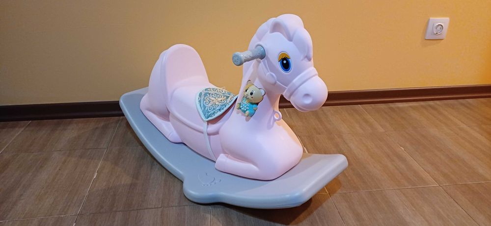 Moni люлка конче