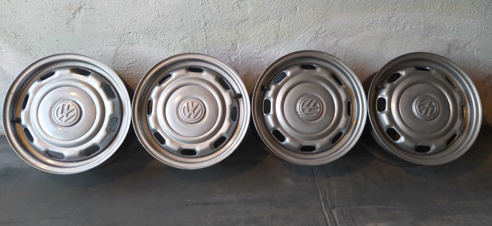 Продам  диски с колпаками на Volkswagen.