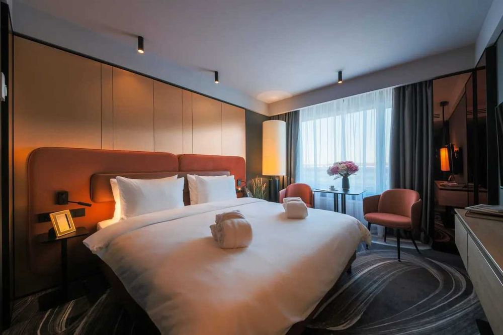 Гостиница без загса. В центре города.