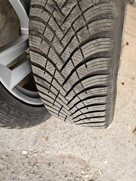 Гуми зимни 225/50 R17