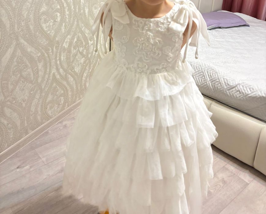 Платье на девочку