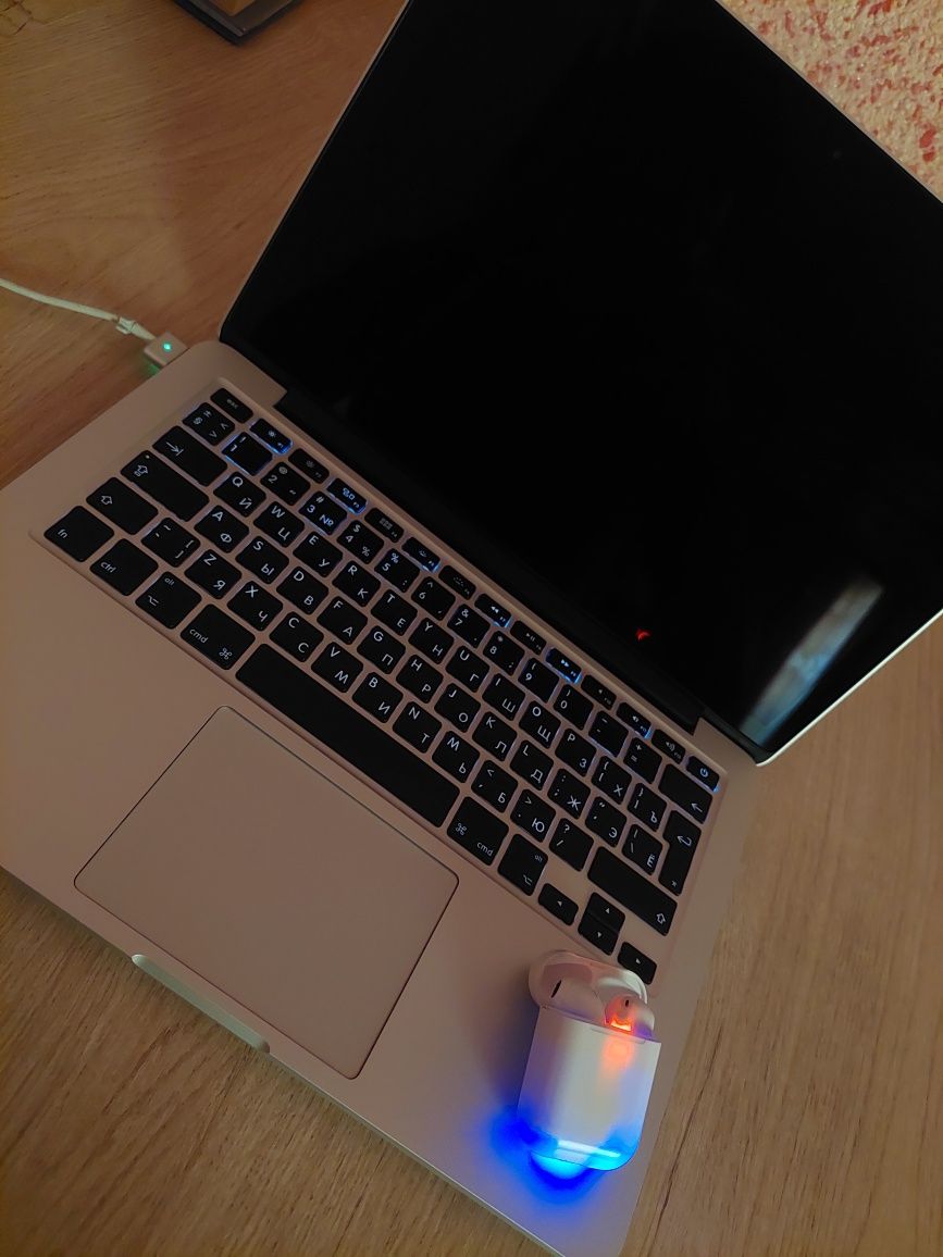 Mackbook i5 Pro.