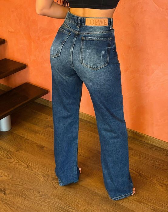 Blugi Loewe noi cu eticheta