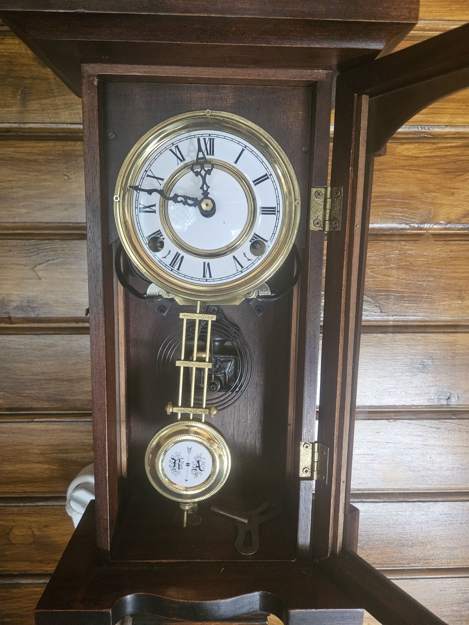 Ceas de perete cu pendul