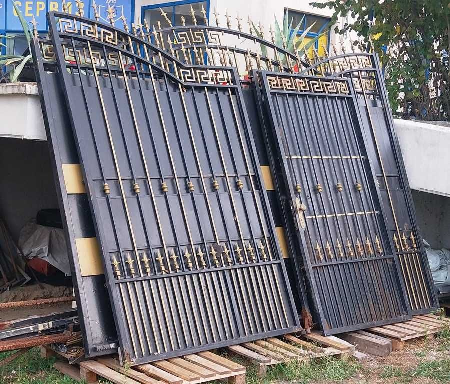 Продава метална дворна, портална врата с автоматично отваряне!!!