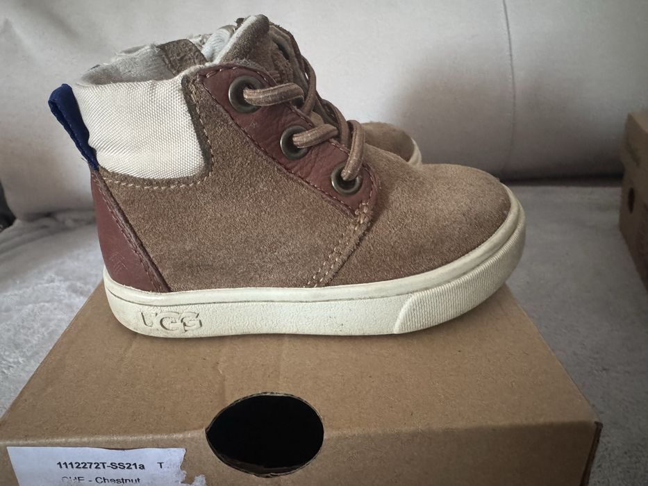 Ghete ugg marimea 22