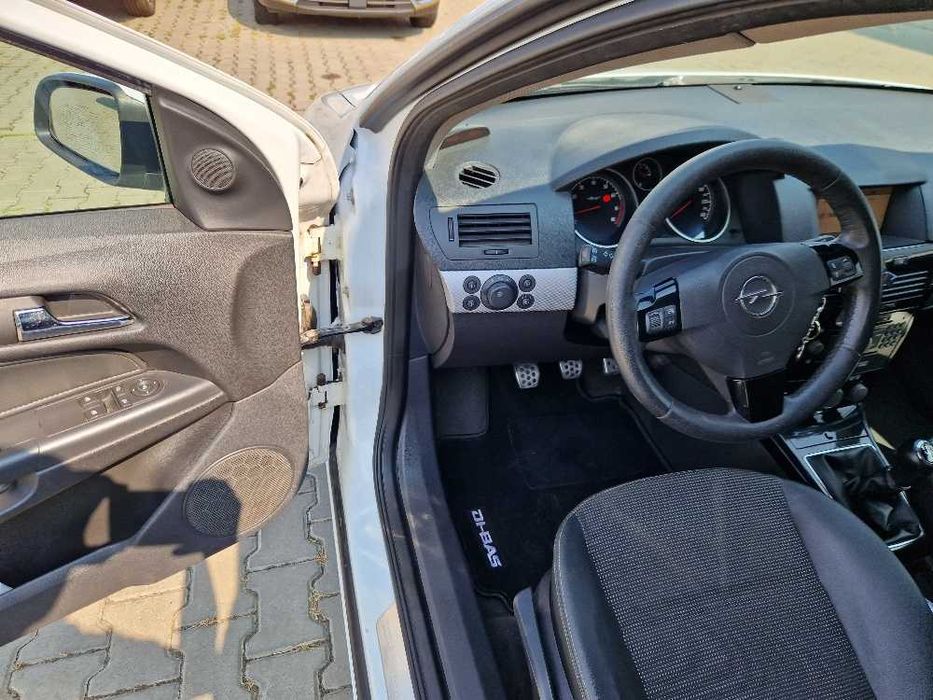 Opel Astra H Gtc