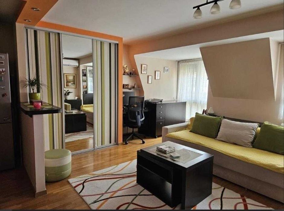 Дава се под наем Двустаен апартамент в Бургас, Възраждане - 58 кв.м за 193.8 € - Снимка #2