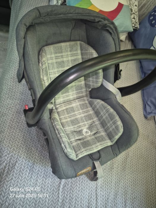 Carucior 3 în 1 si gentuta