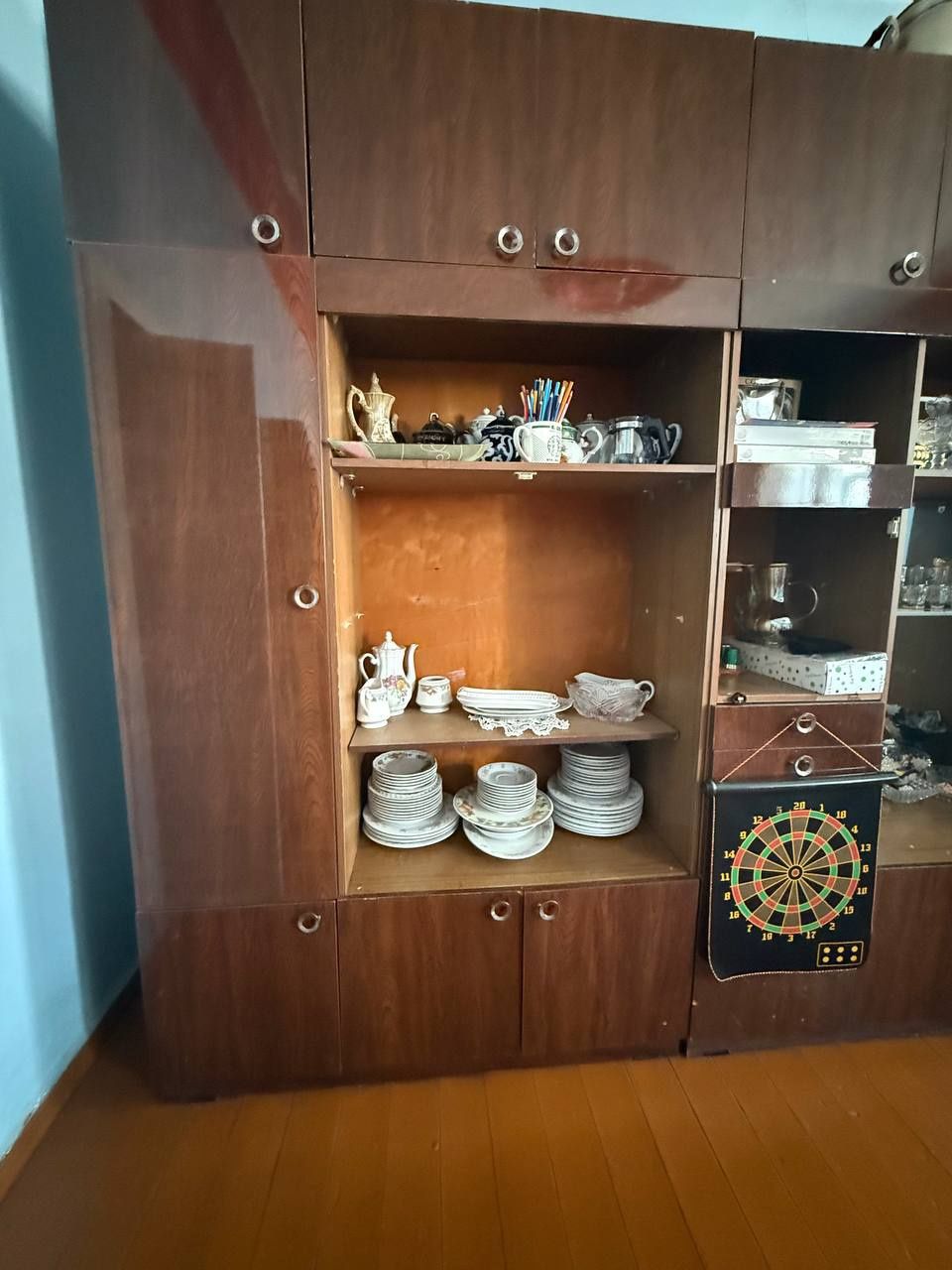 Палированный стенный шкаф