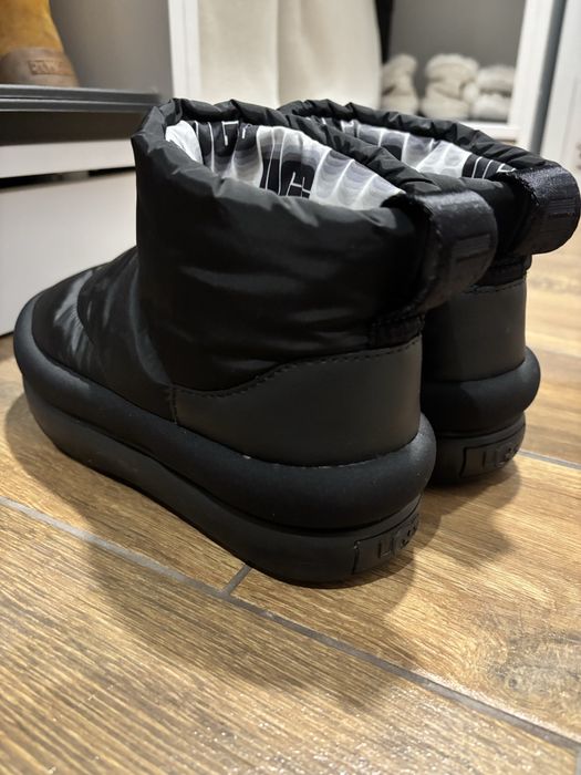 Дамски апрески UGG