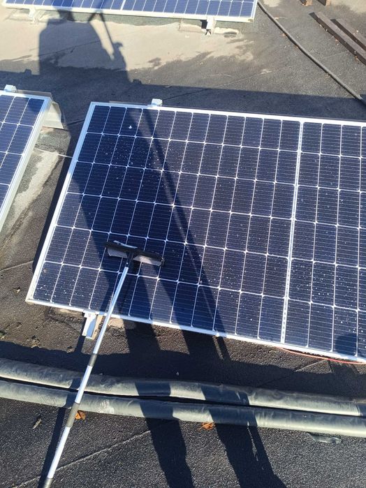 Curățenie panouri.