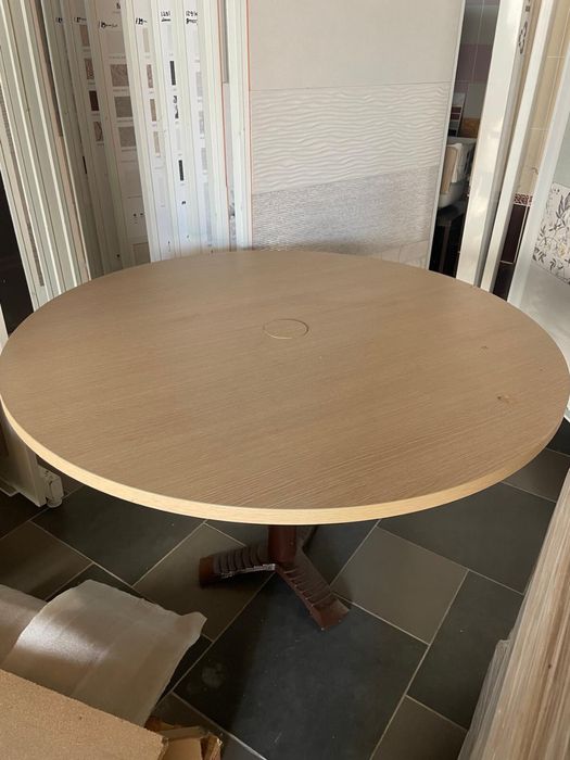 Masa rotunda living sau bucatarie