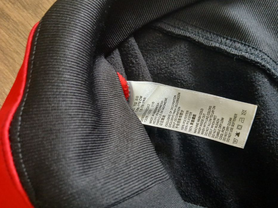 JORDAN и NIKE оригинални суйтчари.