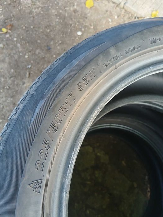 Зимни всесезонни гуми 3бр 225/50/17 DOT 1024