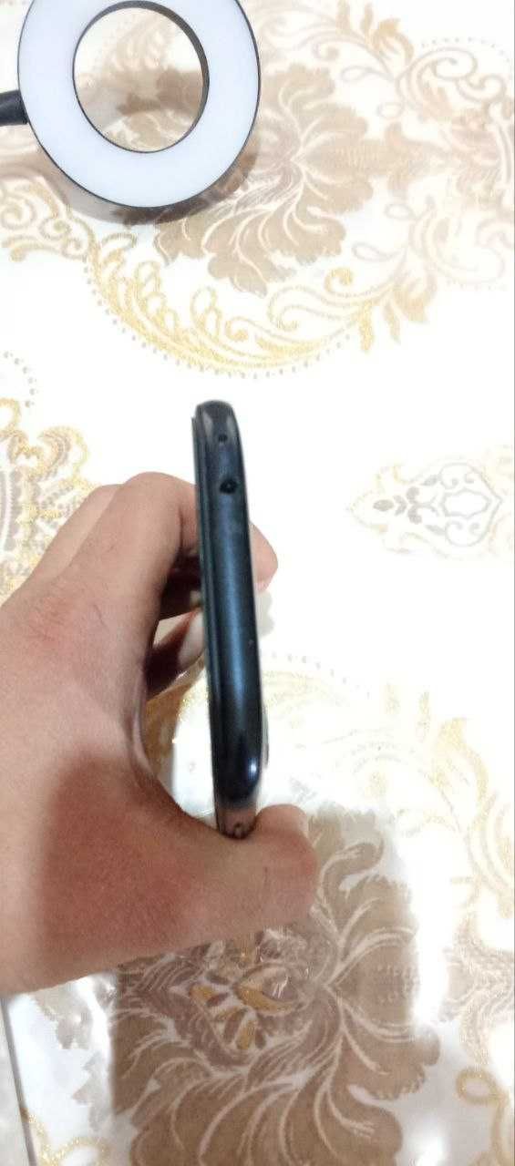 Redmi 7 ideaaalniy